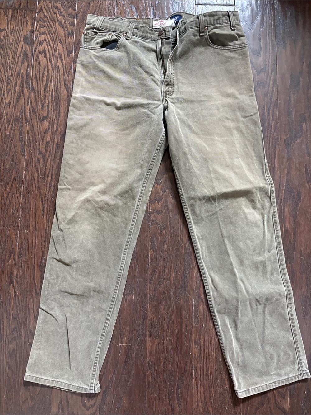 Casual Olive Green Straight-Leg Levi’s jeans